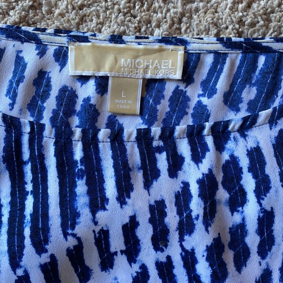 Michael Kors top. Great details fun pattern! - Picture 2 of 4